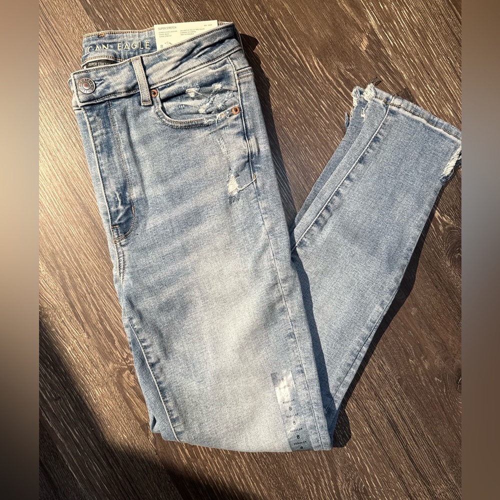 NWT AE Distressed Super High Rise Light Wash Jeans